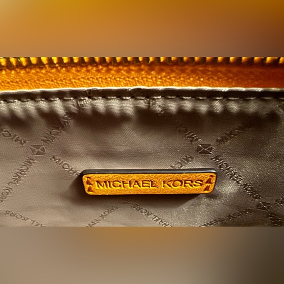 Michael Kors Vincent ~ Orange Pop MK Logo ~ Jacquard Purse with Card Case NWT - Picture 3 of 4